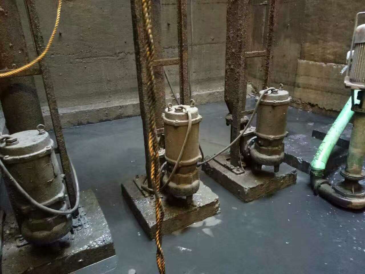 罗湖污水池清理